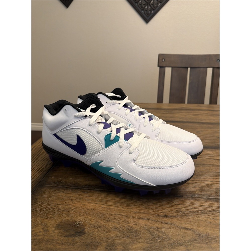 Air Jordan Stadium 90 Low Cleat Grape Size 17 ….Y6